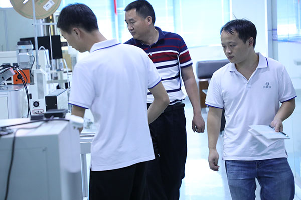 ab膠混合點(diǎn)膠機(jī)